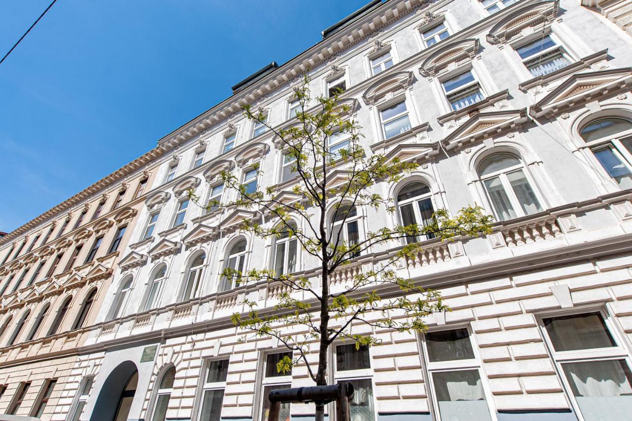 My City Apartment- Vienna Jungle Room Экстерьер фото