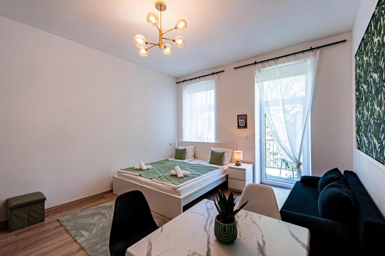 My City Apartment- Vienna Jungle Room Экстерьер фото